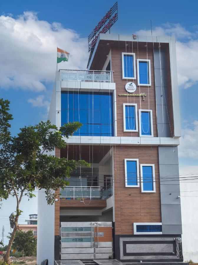 Hotel Madhav Residency Mathura Exterior foto