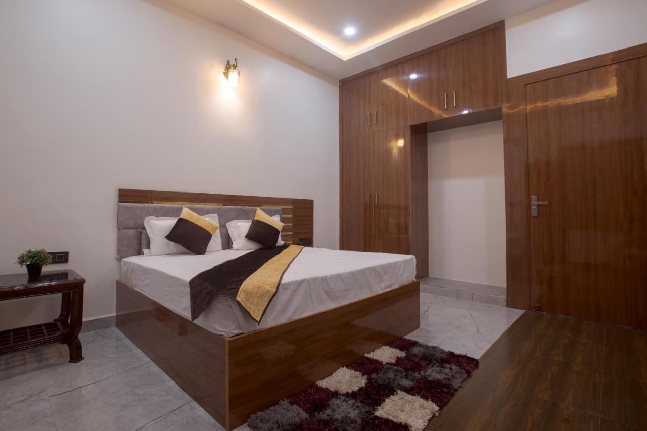 Hotel Madhav Residency Mathura Exterior foto